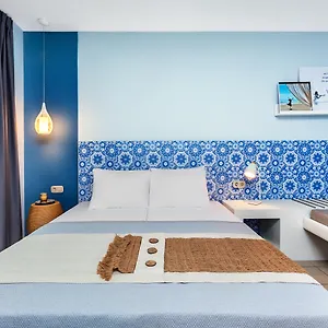 https://core-resorts.hotelschalkidiki.net