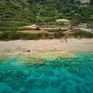 https://petani-beach-vovikes.kefaloniahotels.net